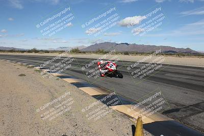 media/Nov-16-2025-Race Pace (Sun) [[8c5fa54630]]/Non Verified Riders (1st 20 Minutes)/3-Turn 3 Inside (11am)/